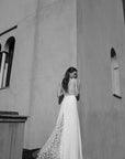 Brautkleid mit Blattstickerei und V-Ausschnitt von Marylise 