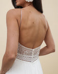 Brautkleid mit Neckholder-Ausschnitt mit Spaghettiträger von Rembo Styling 
