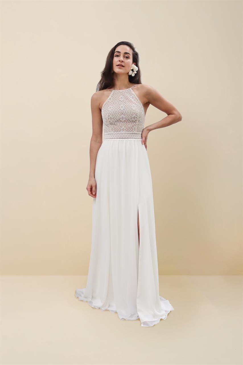 Brautkleid mit Neckholder-Ausschnitt mit Spaghettiträger von Rembo Styling 