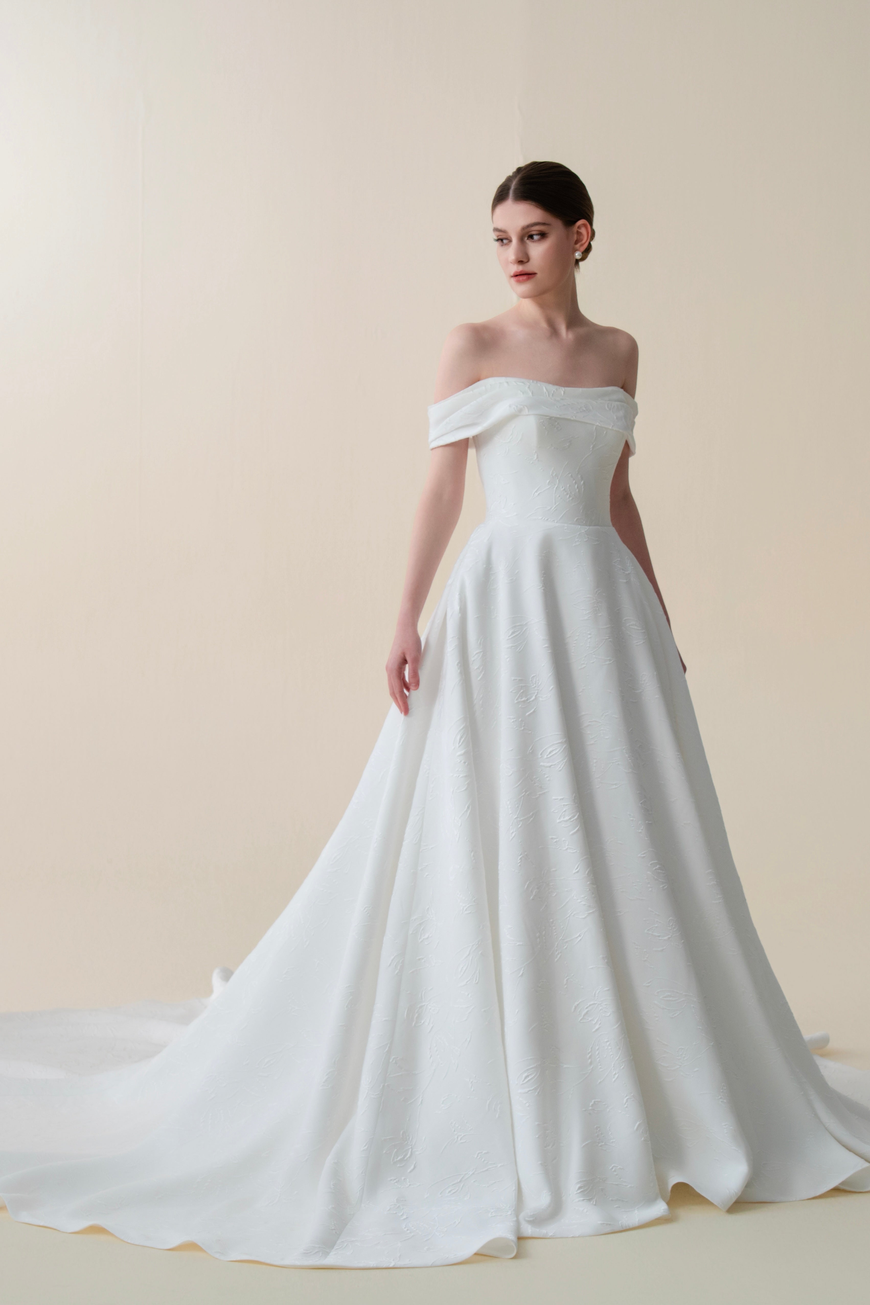 Brautkleid Off-Shoulder Brautkleid von Teresa Atelier 