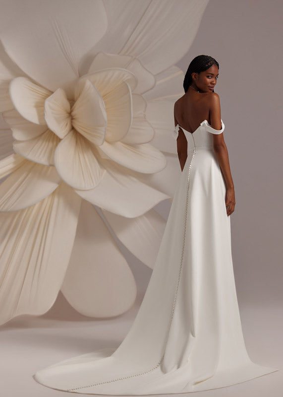 Brautkleid mit ein schlitz hinten von Eva Lendel 