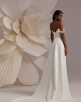 Brautkleid mit ein schlitz hinten von Eva Lendel 
